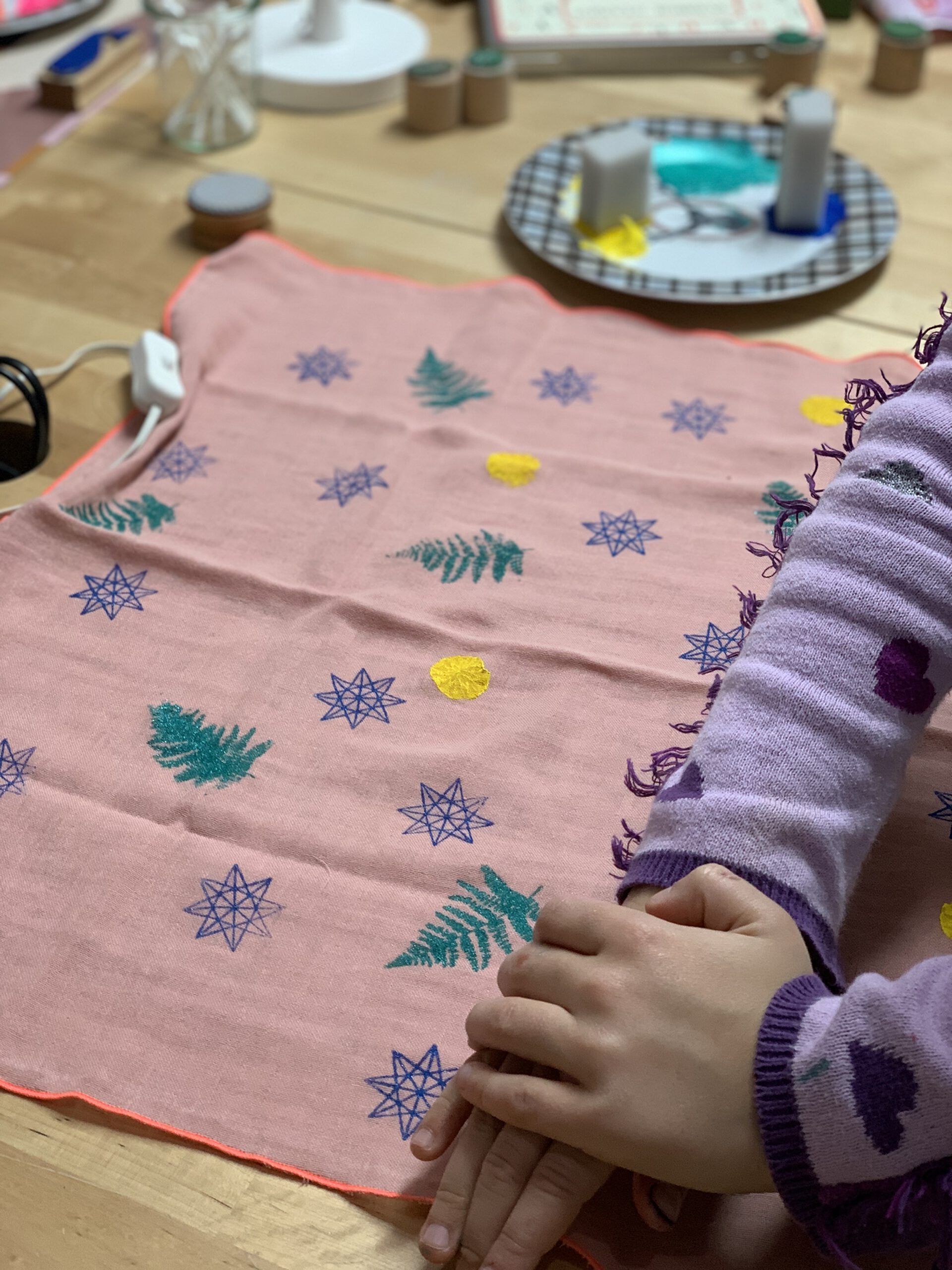 KINDERSTEMPEL Workshop – Wir stempeln auf Stoff!
